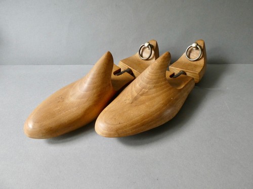 Embauchoirs formes à - formes,