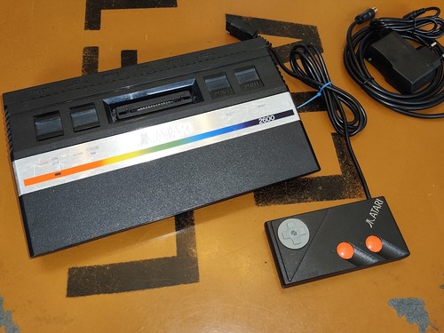 Atari 2600 console avec - atari,
