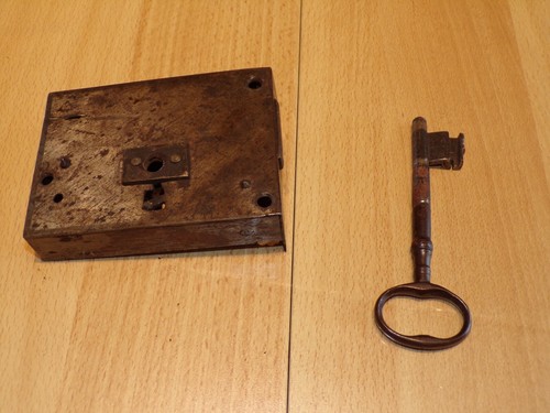 Ancienne serrure porte - serrure,