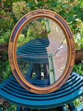 ANCIEN CADRE EN BOIS STUQUÉ VITRÉ OVALE ROSES EN RELIEF ET DÉCOR BLEU 46 X 36,5