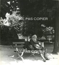 PARIS circa 1960 public garden bench old man by IGOLEN 23 x 17 cm