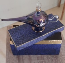 Lampe Alladin Et Flacon De Parfum Égyptiens