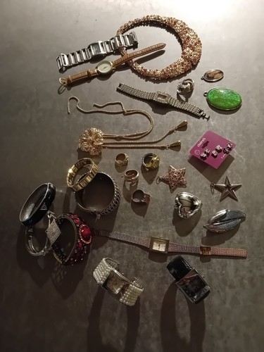 Lot bijoux fantaisie - lot, a