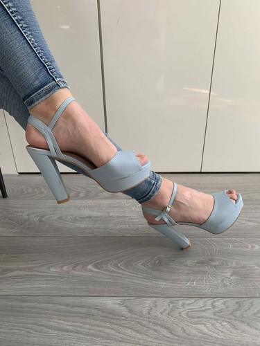 Chaussure talon - chaussure, À