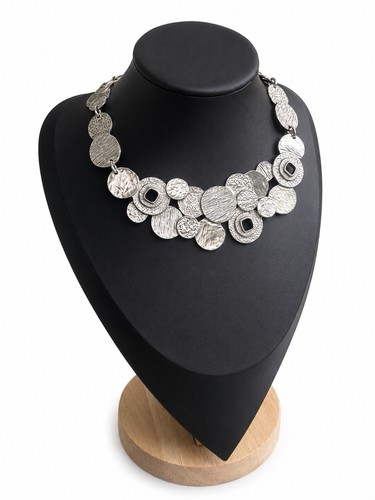Collier plastron boetsch - collier, j.