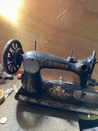 Ancienne machine à - 2),