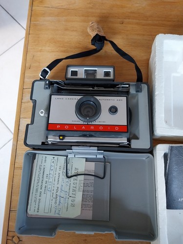 Polaroid land camera - polaroid, automatic
