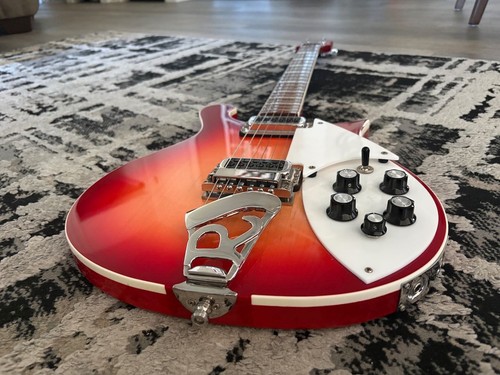 Rickenbacker 620 2021 - ,