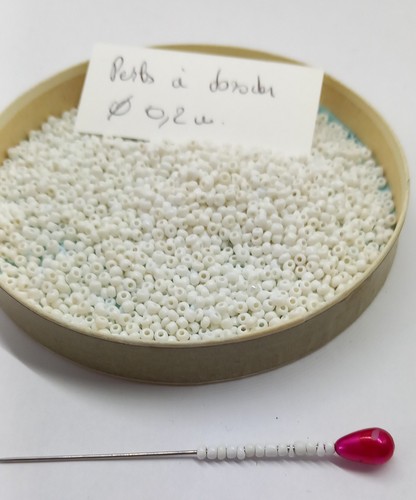 Perles broder en verre - a,