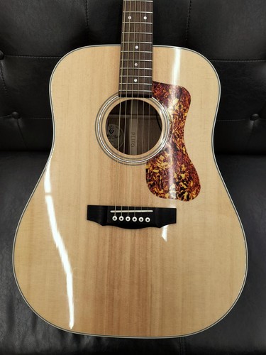 Guitare acoustique électrique