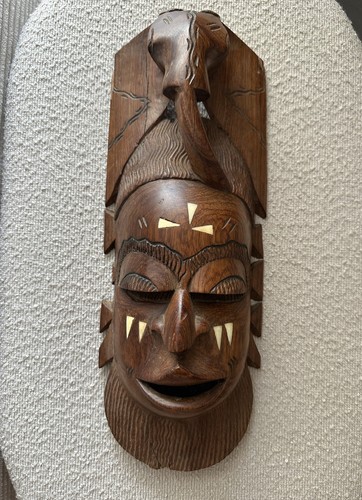 Grand masque africain vintage