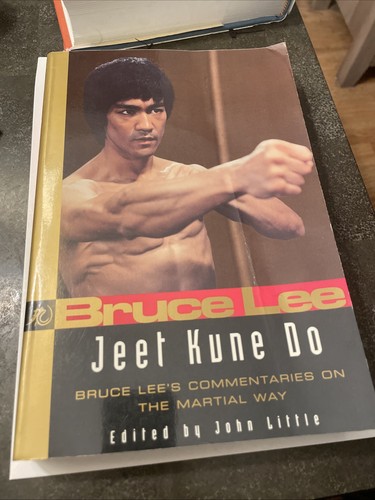 Bruce lee jeet kune - kune,