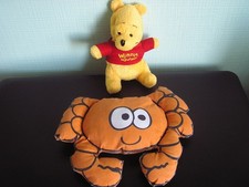 HOCHET "Crabe" et peluche "Winnie l'ourson"