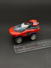 L'étonnante voiture jouet