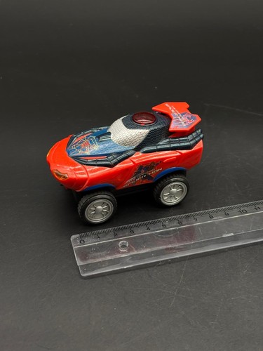 L'étonnante voiture jouet