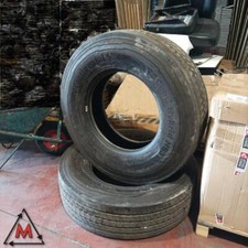 Set 2 pneus de camion 315/80