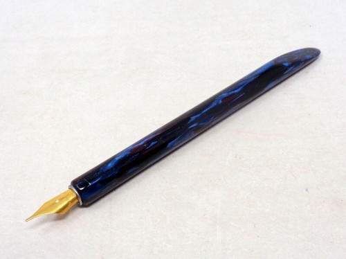 Joli porte plume - porte-plume, en