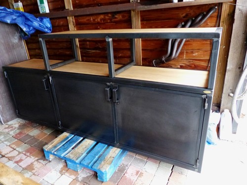 Buffet industriel escalier - buffet,