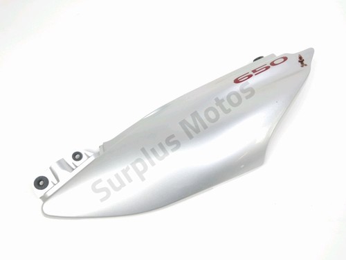 Carenage arriere gauche - arriere, suzuki