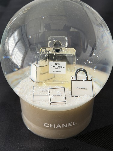 Chanel boule neige - boule, À