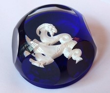 Boule presse papier en cristal