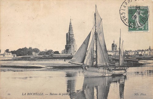 Cpa rochelle bateau de - 17,