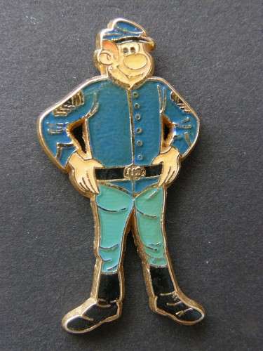 Pin les tuniques - pin's,