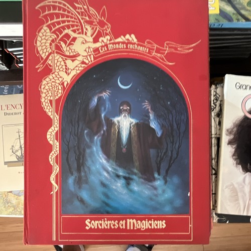 Les mondes enchantés