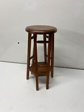 Porte plante en bois idéale pour sublimer un salon en bonne état