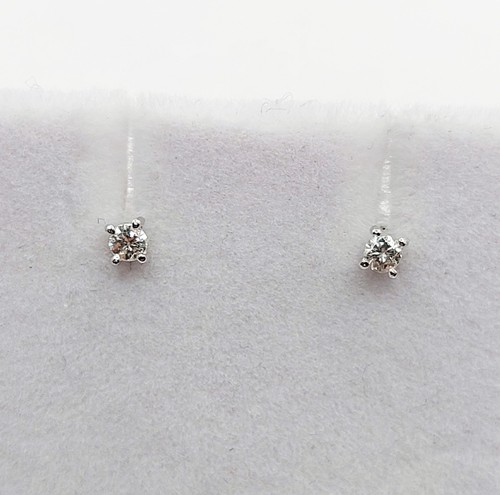 Petites puces oreilles - petites, d'oreilles