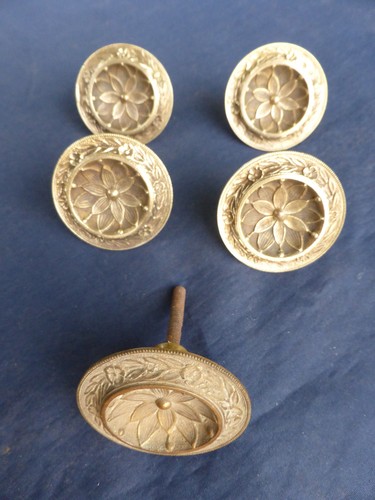 Boutons tiroirs commode - 5,