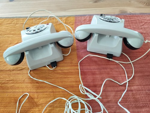 Téléphone vintage double