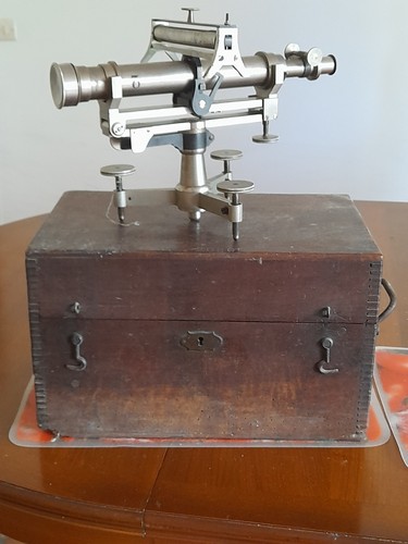 Theodolite dans son coffret - dans,