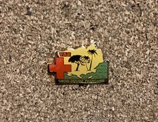 PIN'S OFFICIEL CROIX ROUGE FRANCAISE DEPARTEMENT DU VAR MER PALMIER PINS PARASOL