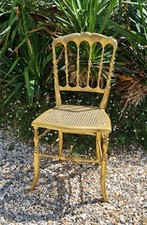 ANCIENNE CHAISE STYLE CHIAVARI ANTIQUE DORE ET CANNELEE