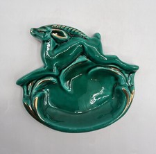 Vide-poche cendrier en céramique émaillée verte et dorée de Verceram Art Déco