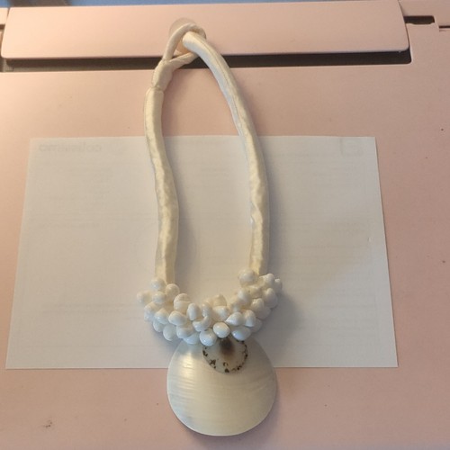 Collier coquille blanc