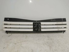 grille gauche capot pour