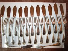 Lot de 12 couteaux et 12