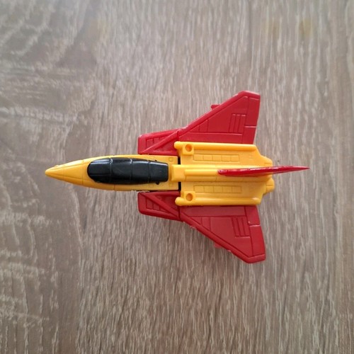 Kinder avion militaire