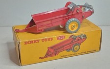 VINTAGE DINKY TOYS #321 FARM TRAILER MASSEY-HARRIS GOOD CONDITION IN BOX bm