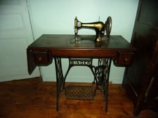 Machine à Coudre Singer, Avec