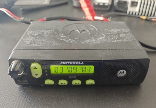 Motorola cm360 uhf - uhf, 403-440