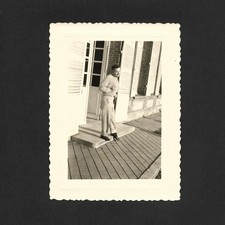 Homme travesti habillé femme