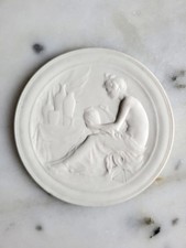 Plaque Médaillon Biscuit Porcelaine De Sevres Début Xxeme