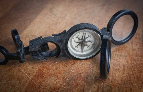 Boussole loupe binoculaire - -,