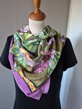 foulard en soie peint a la