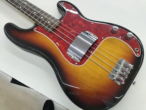 Guitare basse électrique