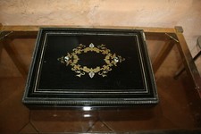 BOITE / COFFRET à JEUX NAPOLEON III XIXe décor Laiton avec divers jeton XIX