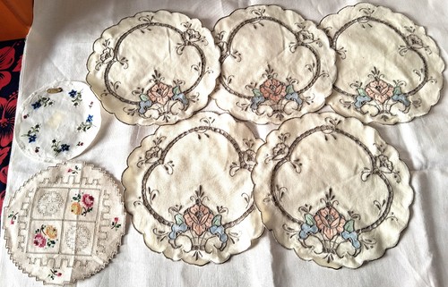 Lot napperons anciens - lot,